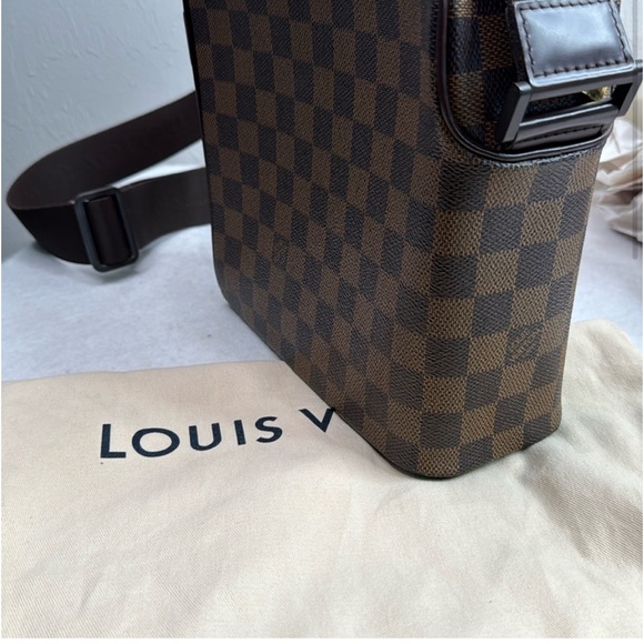 LOUIS VUITTON DAMIER BROWN UNISEX CROSSBODY WITH DUST BAG - Picture 4 of 16